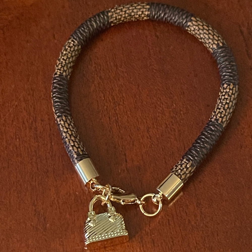 Designer Inspired Brown Checkered Gold Plated Bag Purse Charm Clasp Bracelet - Picture 8 of 10